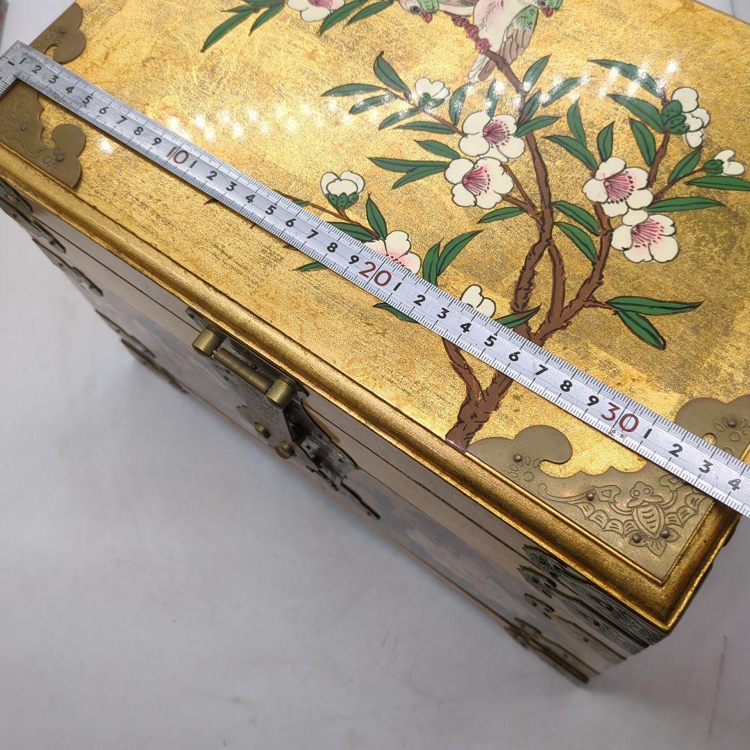 金箔装飾 花鳥模様 漆塗り　金色箱　宝石箱　骨董品　時代物　旧家　初出　蔵出