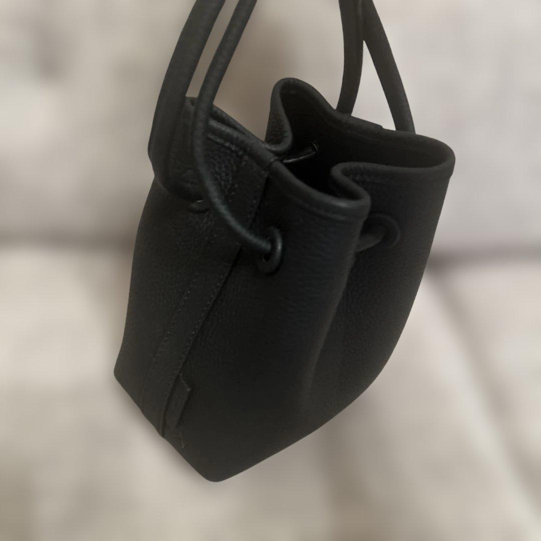 極美品　ヴァジックボンドミニ　レザー巾着型バッグトート　ブラック