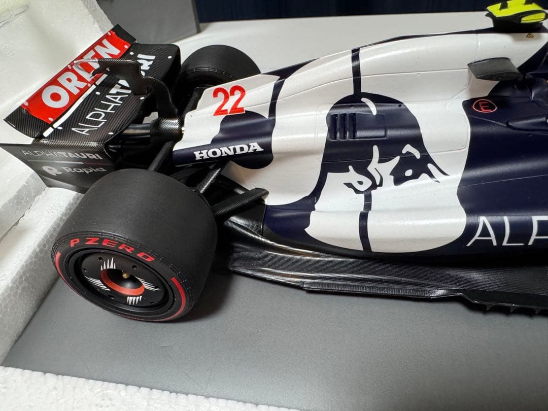 ミニチャンプス AT04 1/18 角田裕毅選手モデル