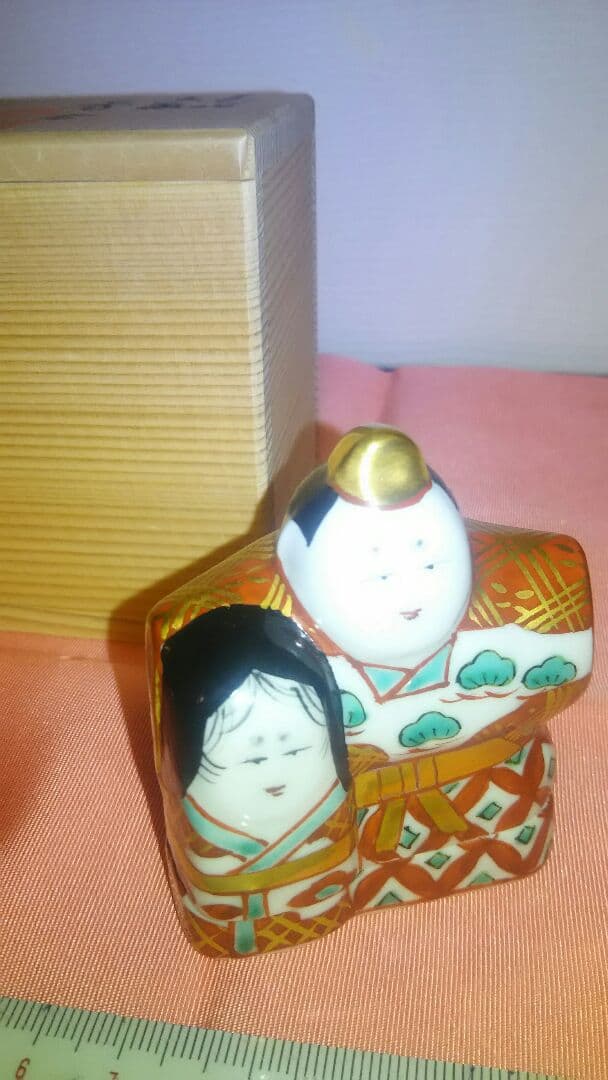 色絵香合、立ち雛人形、昭阿弥作。