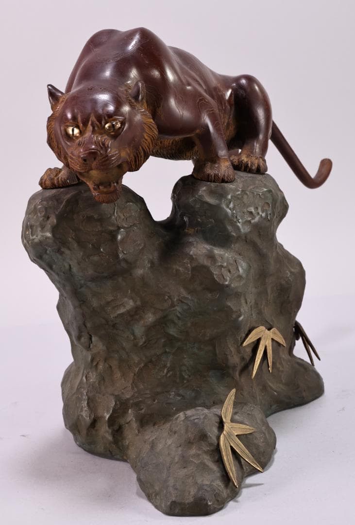 RITAO CHAN専用、時代銅製　春宗銘　鋳銅 「 竹虎 」 玉眼　BK72