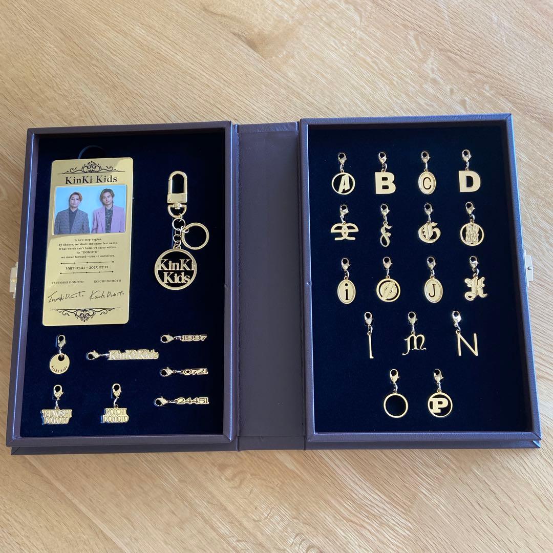 KinKi Kids 39 Very much ベストアルバム チャームセット - メルカリ