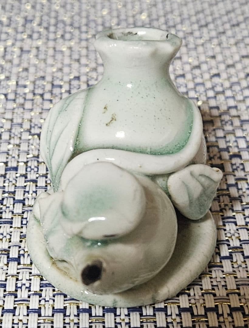 中国古美術　中国古陶磁器　明朝　明代　青白磁　影青　瓢に葉形　水滴　書道具文房具