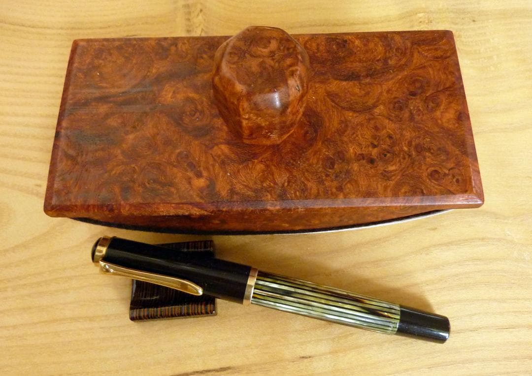 稀少カリン瘤材で作った机上サイズのインクブロッター（吸取器）L-RRR01