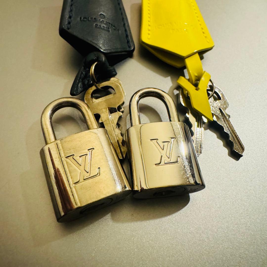 ルイヴィトン カデナ 鍵 2点 セット クロシェット - メルカリ