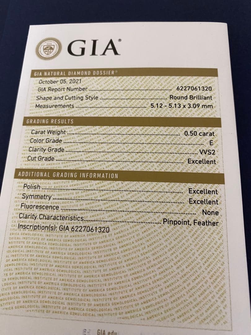 【HARRY WINSTON】ハリーウィンストン婚約指輪