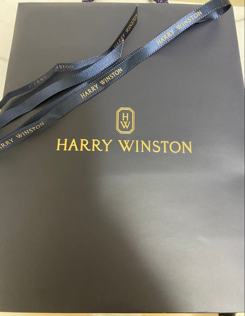 【HARRY WINSTON】ハリーウィンストン婚約指輪