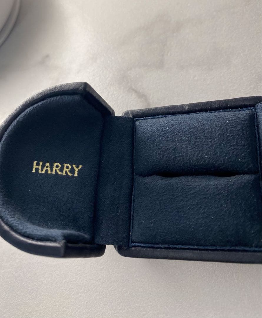 【HARRY WINSTON】ハリーウィンストン婚約指輪