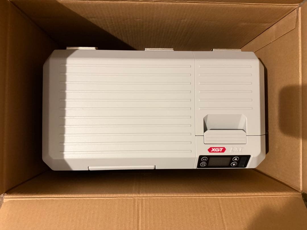 CLAB　Makita CW003GZ0 冷温庫 40Vリチウムイオン対応