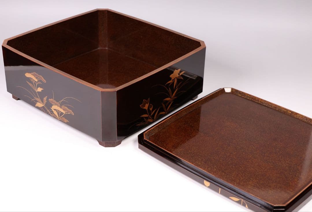 【MA696】加賀蒔絵 饅羹重 内梨地 月に雁 秋草 金蒔絵 木製 饅頭箱菓子重