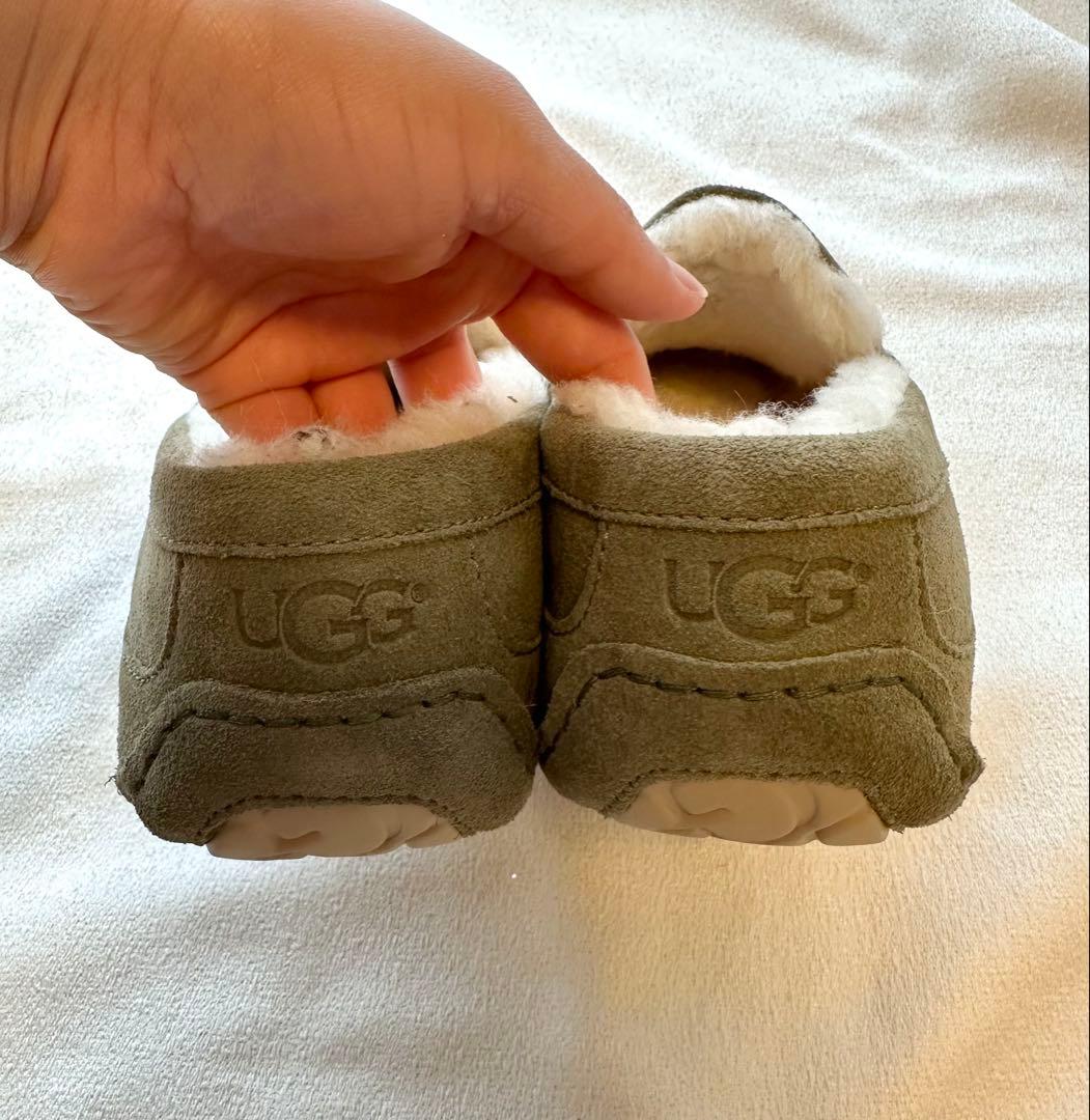 【年末セール中‼️】着用一度のみ UGG モカシン 27cm