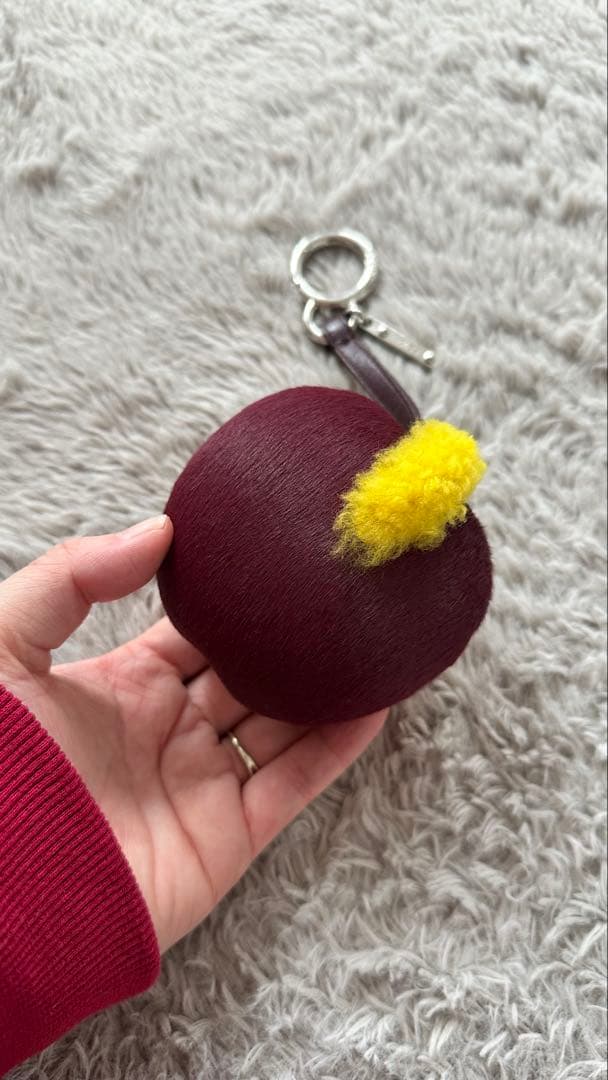 【FENDI】アップル チャーム　もこもこ