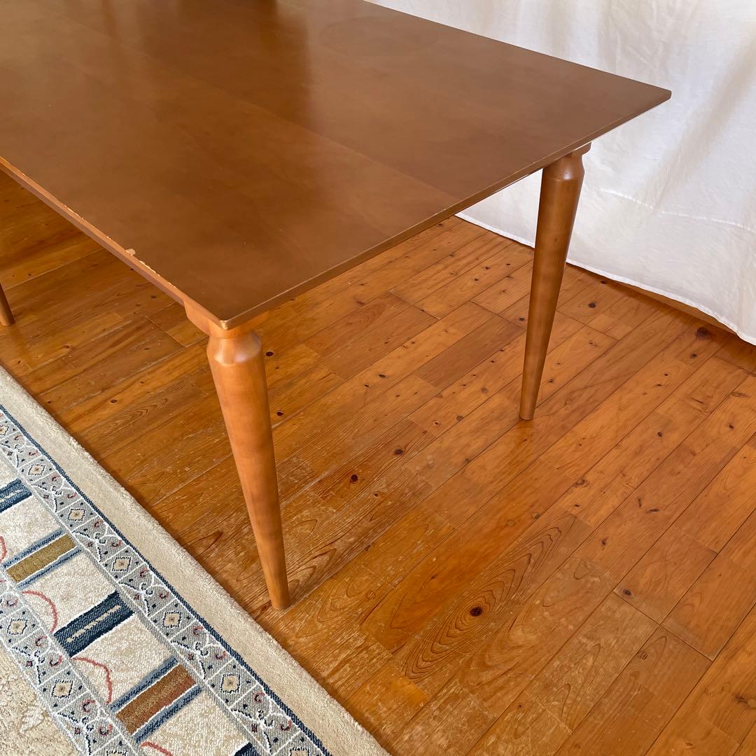 カリモク　ダイニングテーブル（テーブルのみ、送料込み）