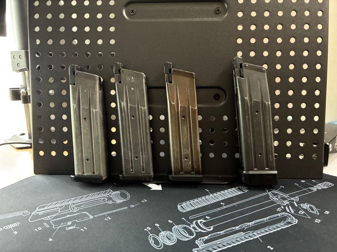 起きたら価格戻します　ハイキャパ5.1 ゴールド　X300ライト＆マガジン4本