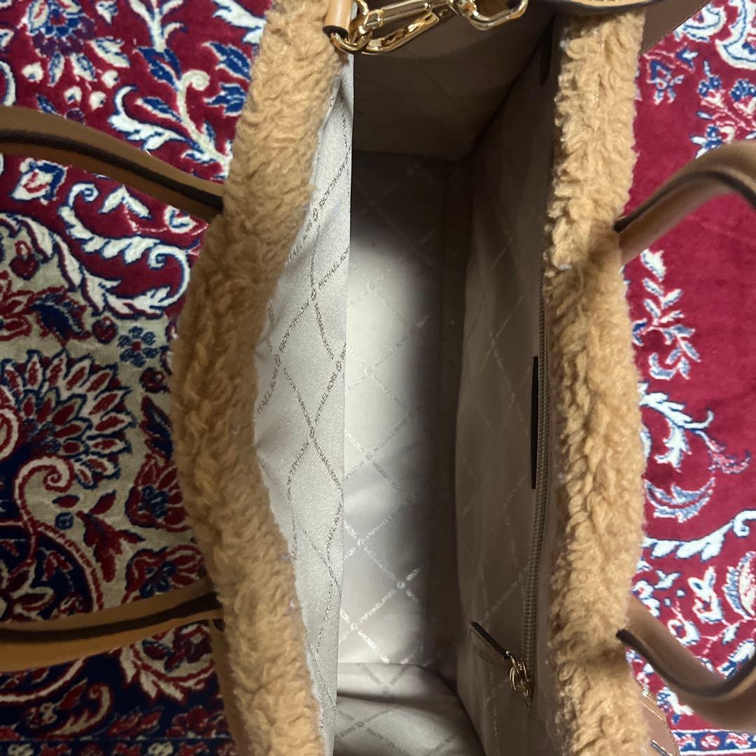 MICHAELKORSベージュ ハンドバッグショルダーバックボアミディアムサイズ