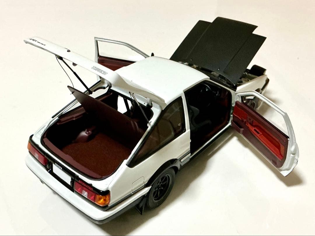 オートアート 1/18 頭文字D AE86 トレノProject D ver