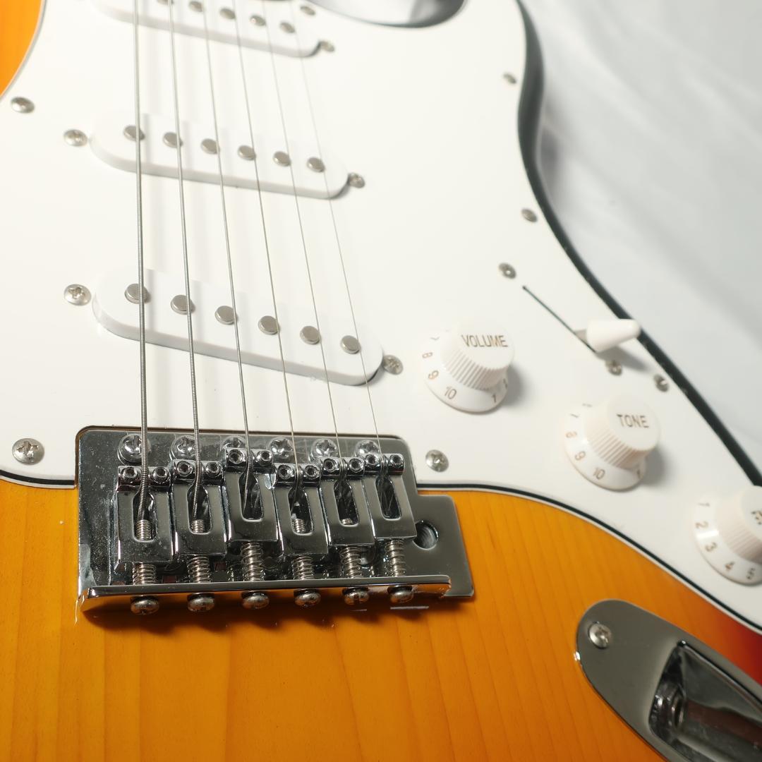 美品 VISION エレキギター ストラトキャスタータイプ ブラウン 軽量モデル