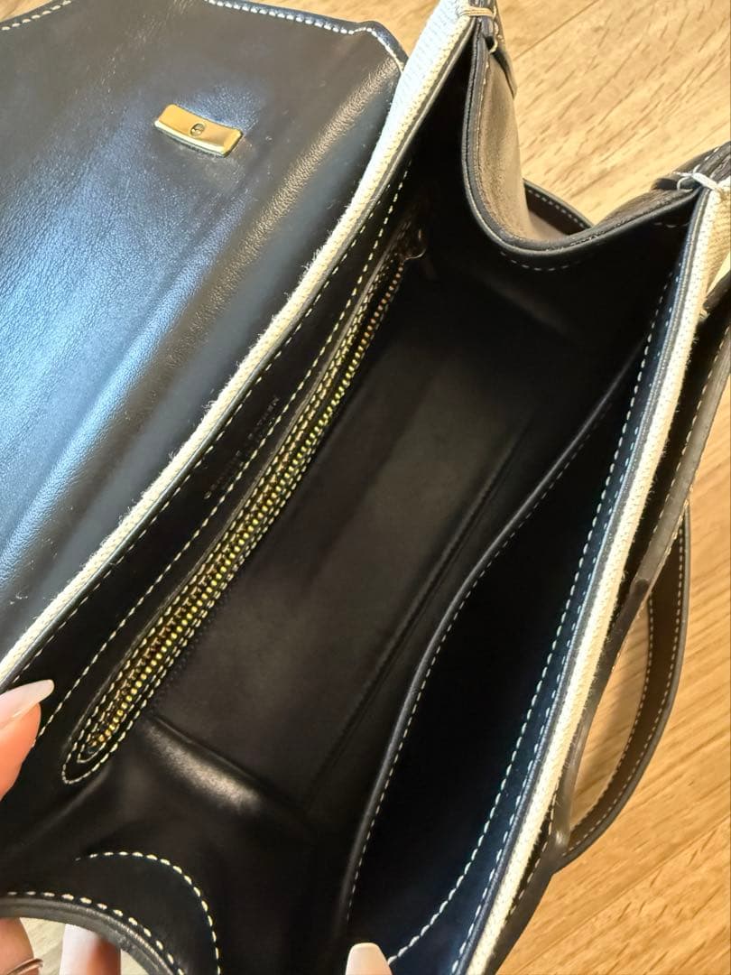 TOD'S ブラック ホワイト ハンドバッグ