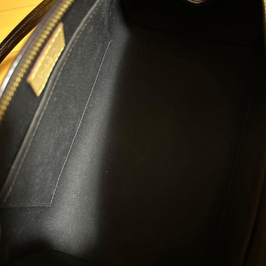 さゆり LOUIS VUITTON アラマウントバッグモノグラムヴェルニ