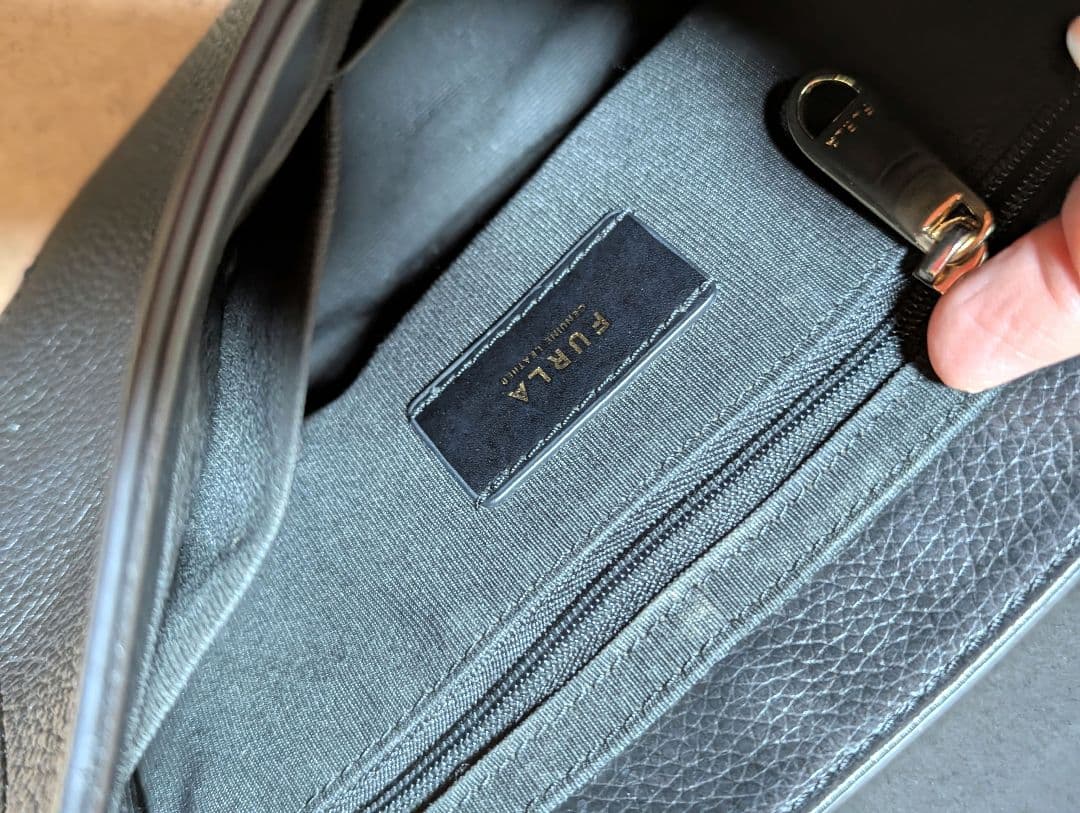 【FURLA】良品☆ウラニアショルダーバッグブラック レザー☆シンプル