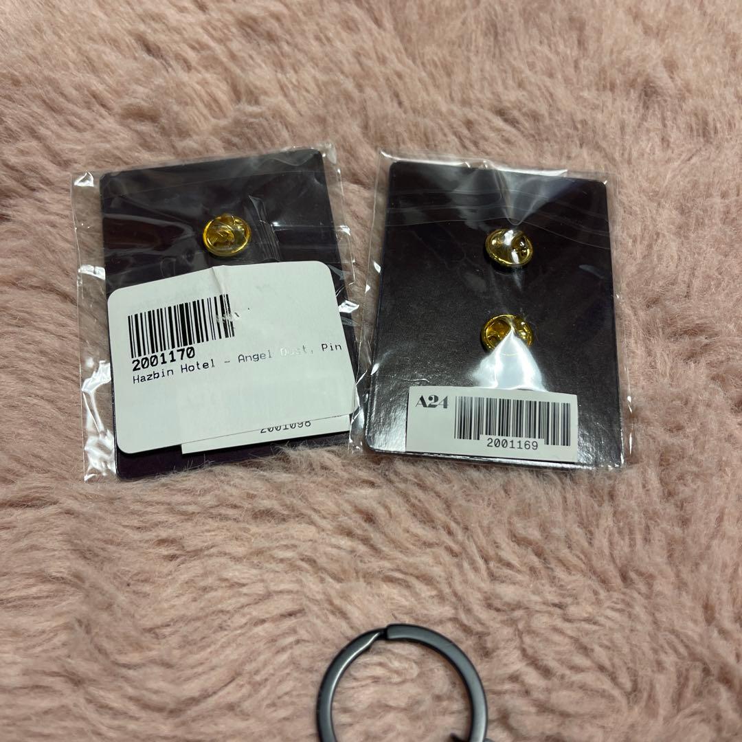 ハズビンホテル 公式 ピンバッチ＆キーホルダー