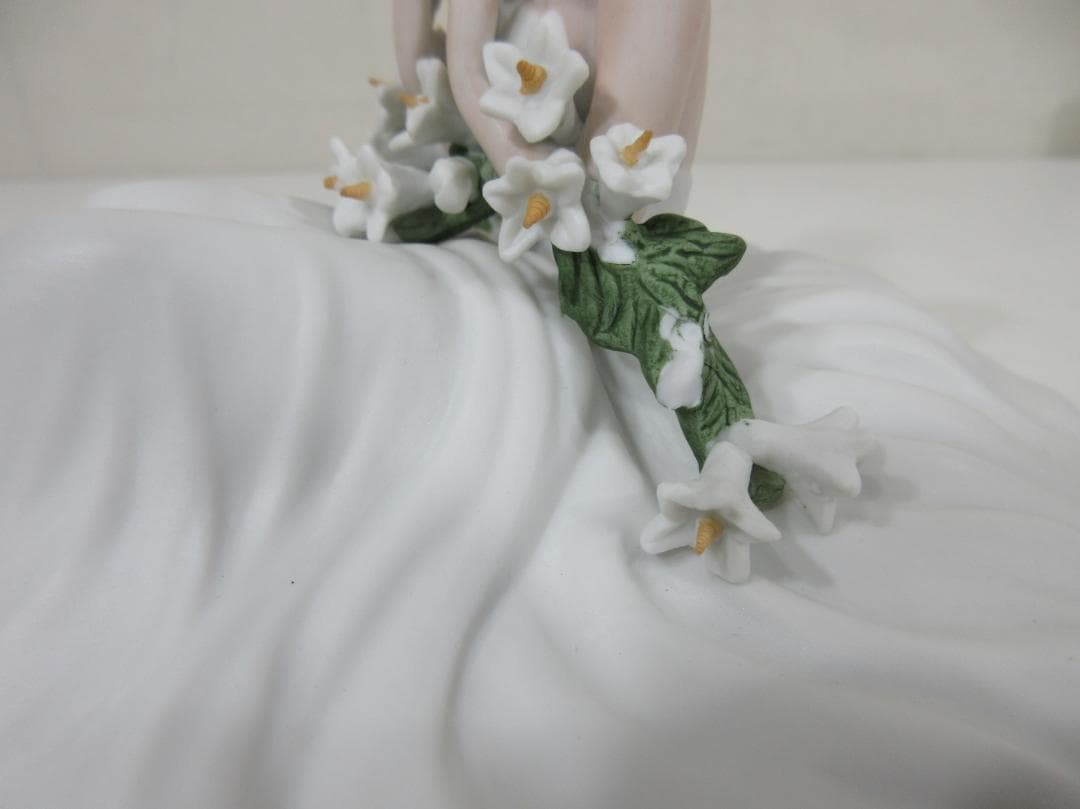 0907W ルイ・イカール リリー 磁器 フィギュア 欠けあり