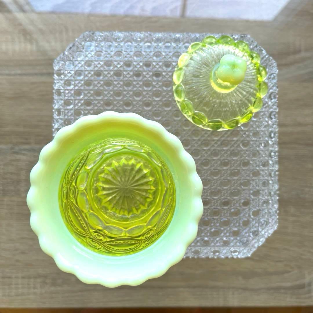 骨董 時代ガラス 乳白色 カナリアイエロー ボンボニエール 菓子器