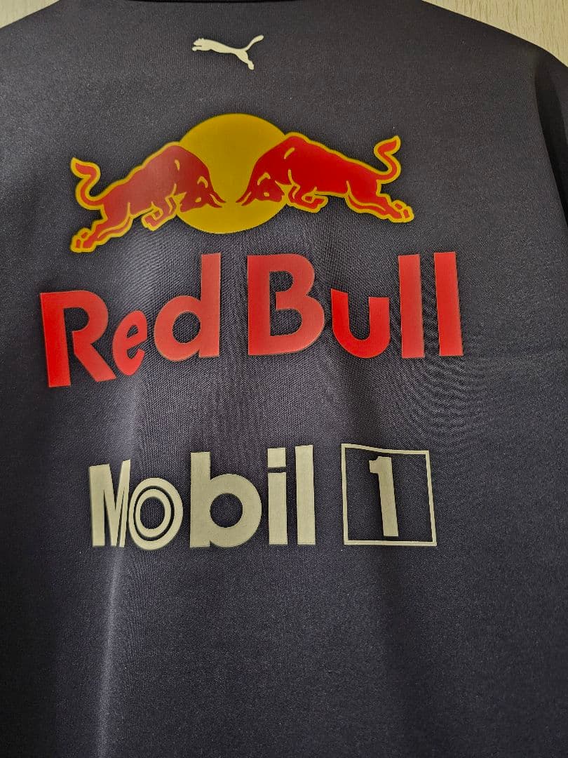 Puma Red Bull Racing ソフトシェルジャケット