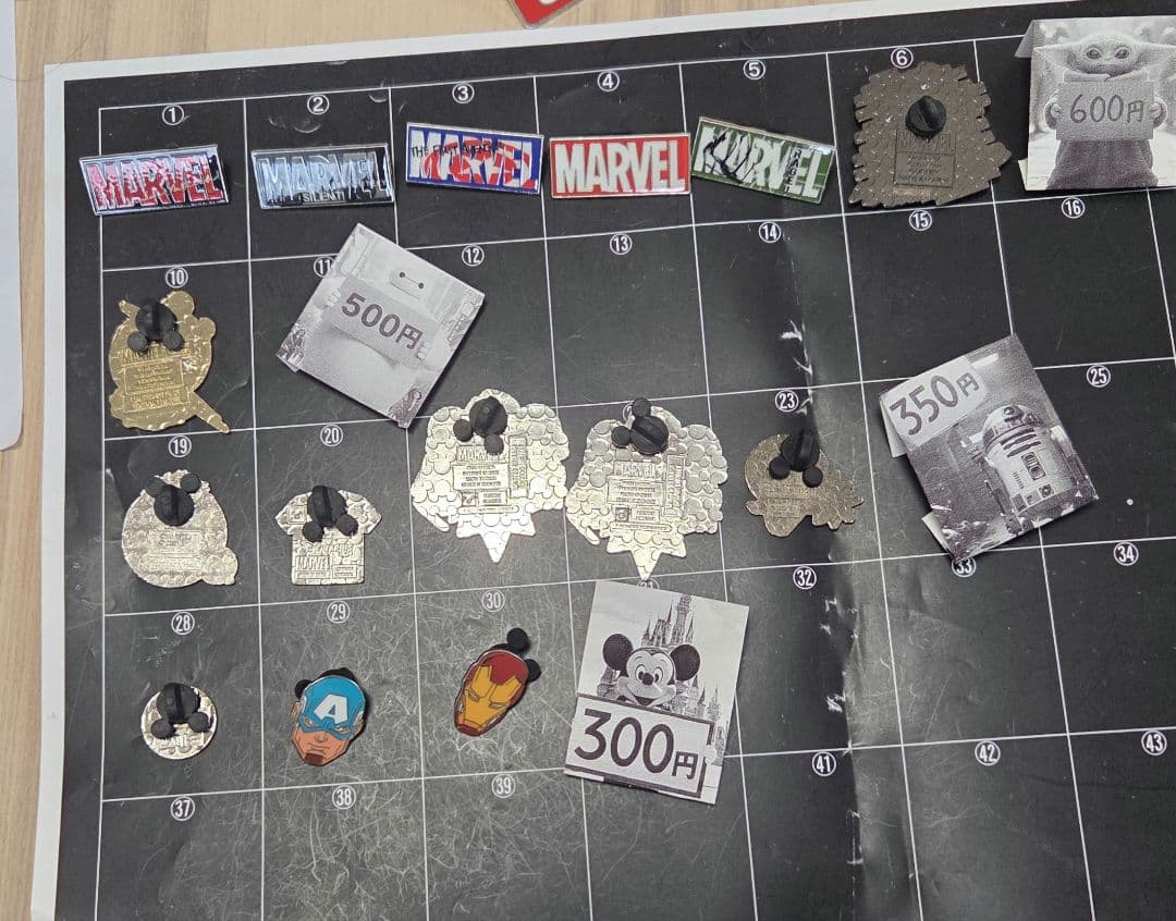 ディズニーピン　MARVEL　マーベル　アイアンマン　スパイダーマン
