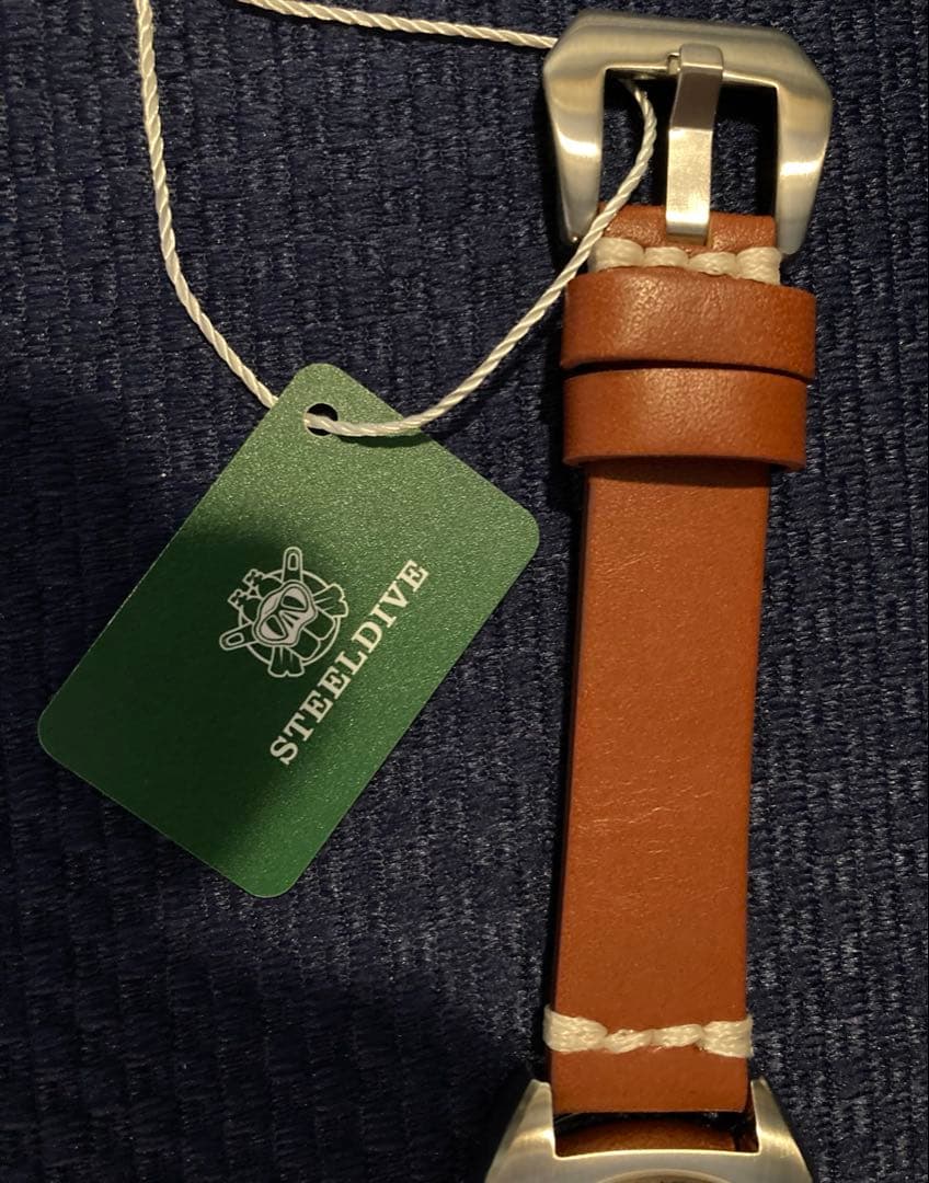 [新品] イギリス軍  Army W10 クォーツ式レプリカ 皮ベルト