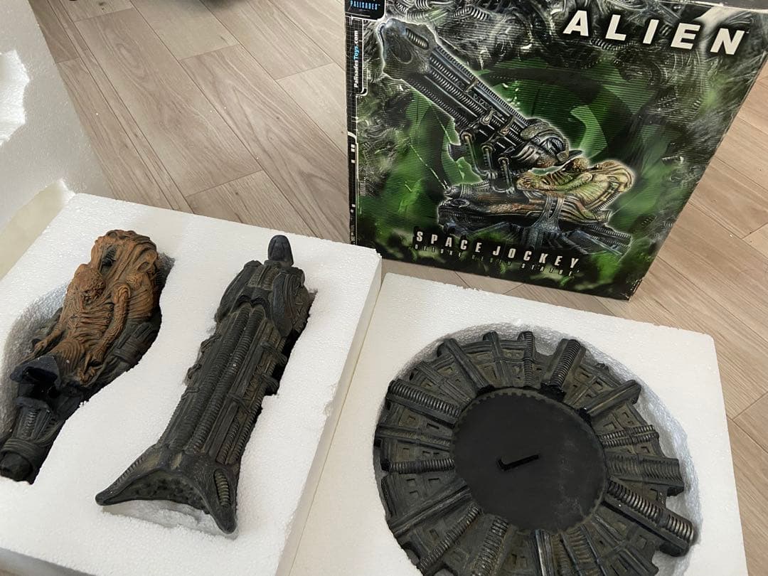 ALIEN SPACE JOCKEY 限定版 フィギュア