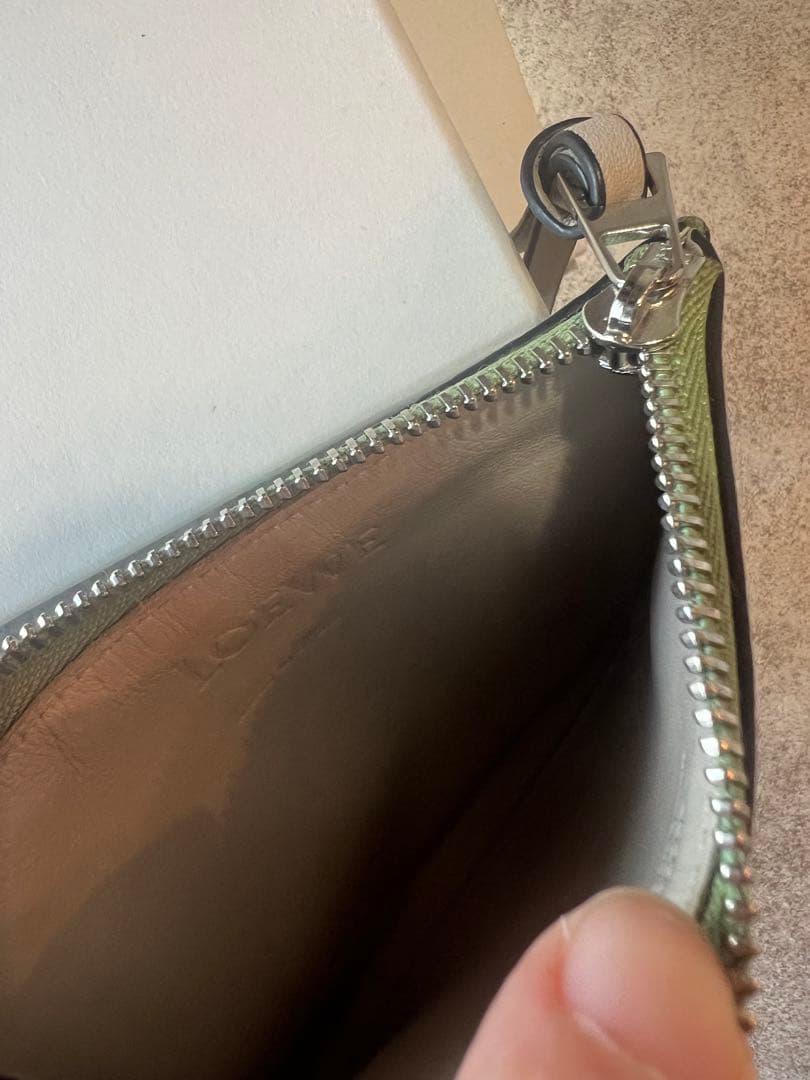 LOEWE スクエアカードホルダー ラージ