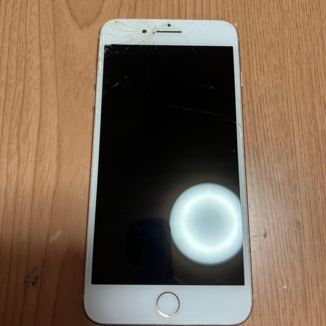 iPhone8 画面割れあり - メルカリ