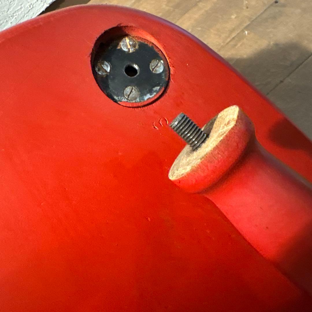 赤い木製チェア 【在庫処分価格】