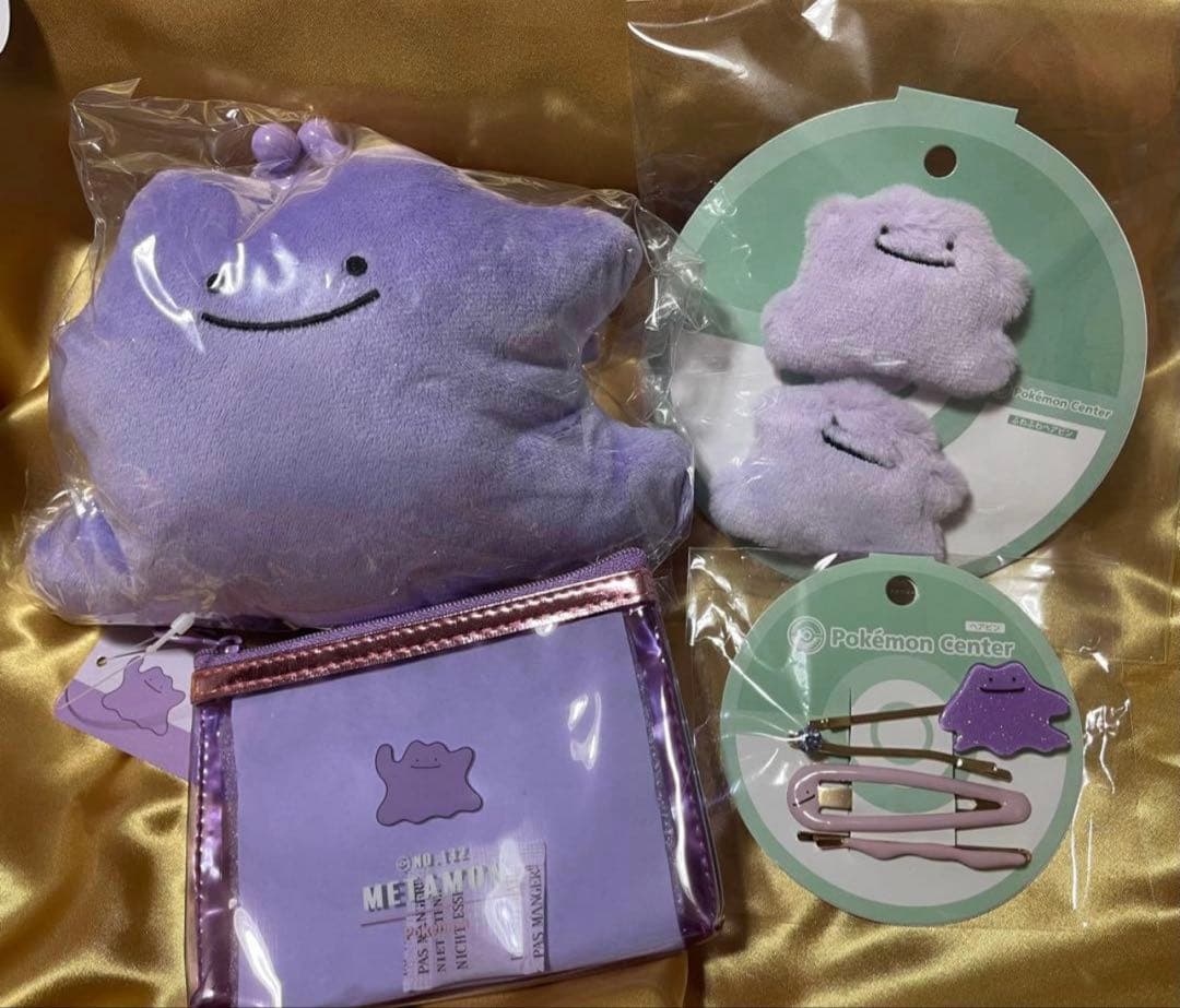 韓国限定　ヘンシンメタモンラプラス＆ピカチュウ　グッズ