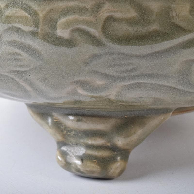 中国 龍泉窯 青磁 花文 三つ足大香炉 M R8769 - メルカリ