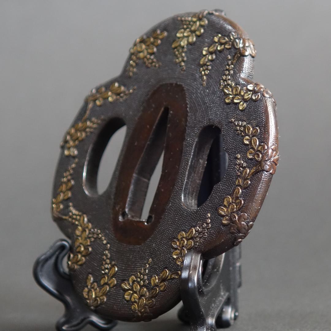 鍔 鐔 武具 骨董 刀装具 江戸時代【美濃 銅魚々子地 萩図鍔】(鍔箱付き)