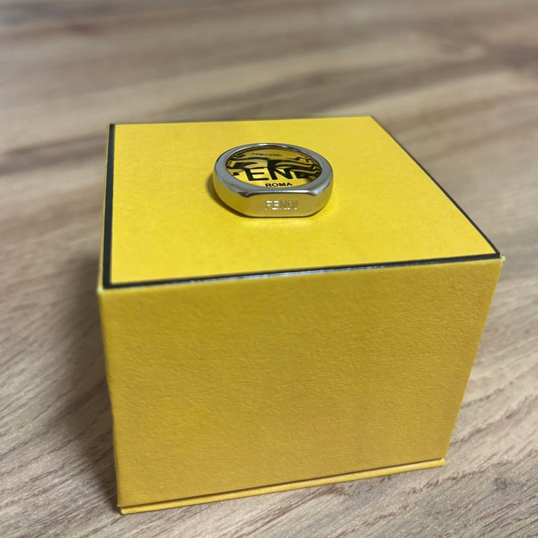 FENDI シルバーリング ロゴ入り