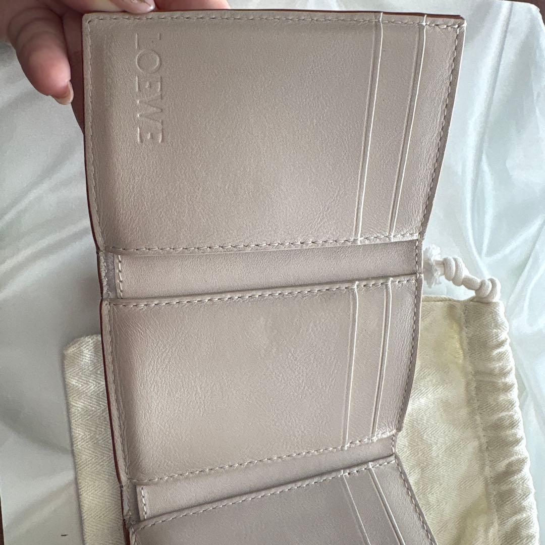 LOEWE 三つ折り財布 グレージュ