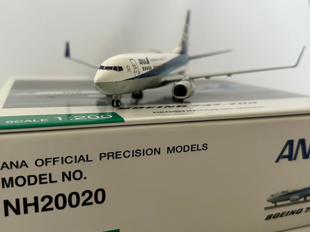ANA Boeing 737-700 モデル 1:200