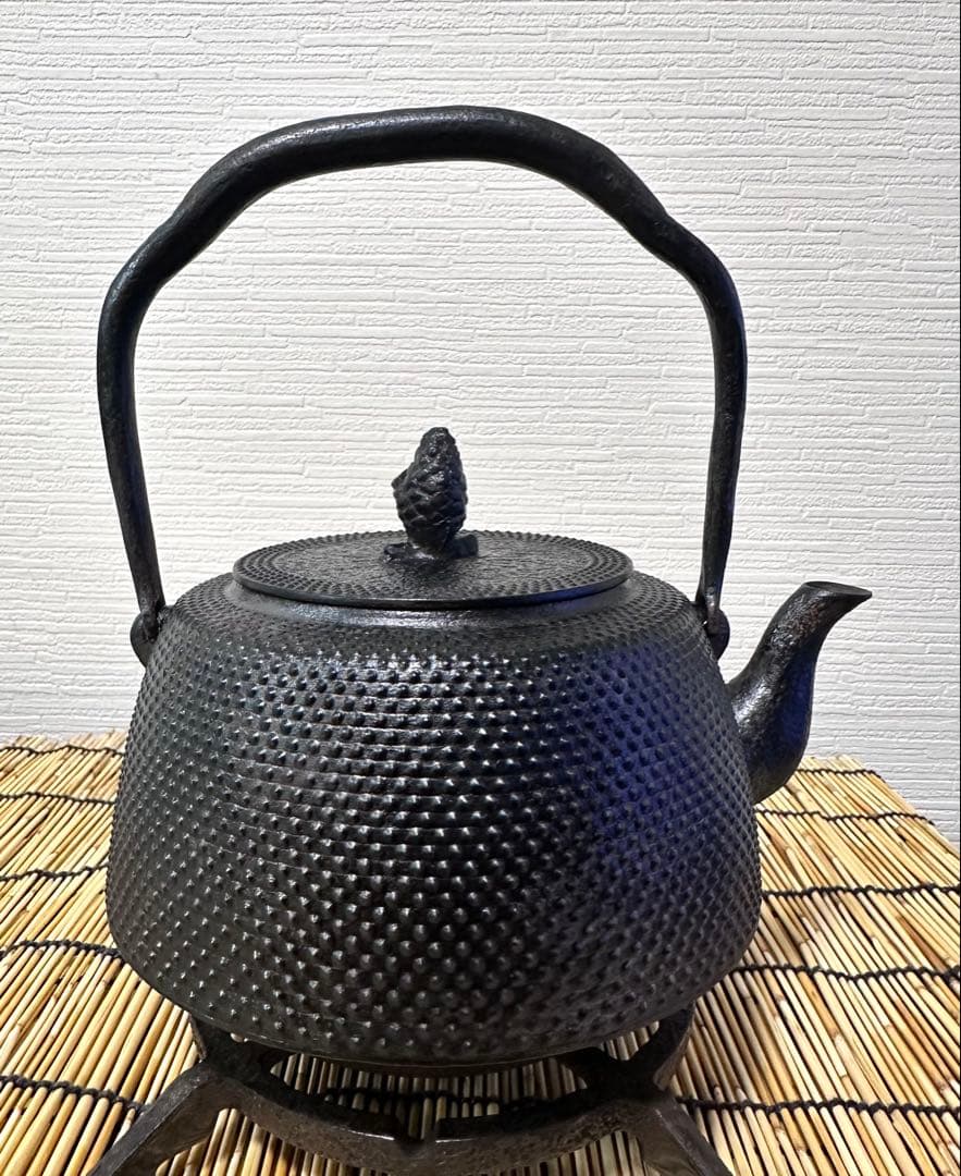 未使用品、長期保管品、栞付　南部岩鋳造　１５型九重アラレ　南部鉄瓶　南部鉄器