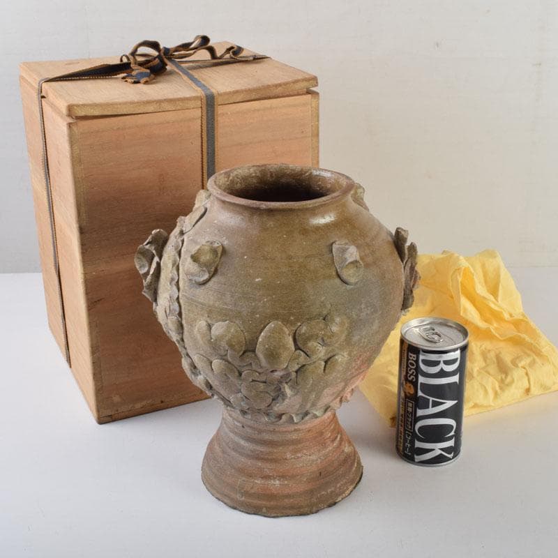 中国　飴釉　花草刻　双耳壷　時代箱　Z　8615A 灰釉刻文双耳壺 文化遺産オンライン