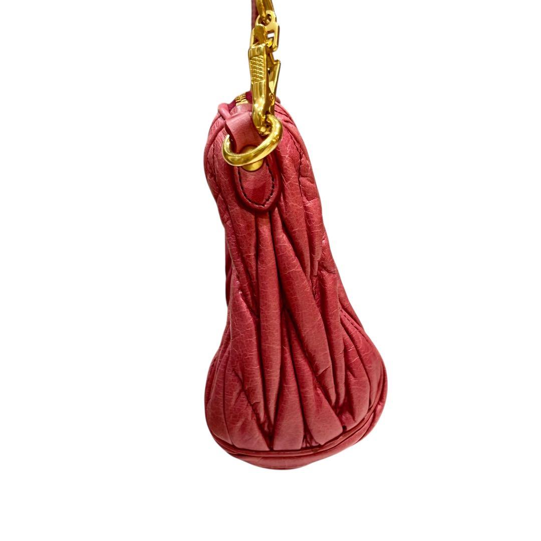 定番　ミュウミュウ　ショルダーバッグ　ピンク　バッグ　レディース　マテラッセ