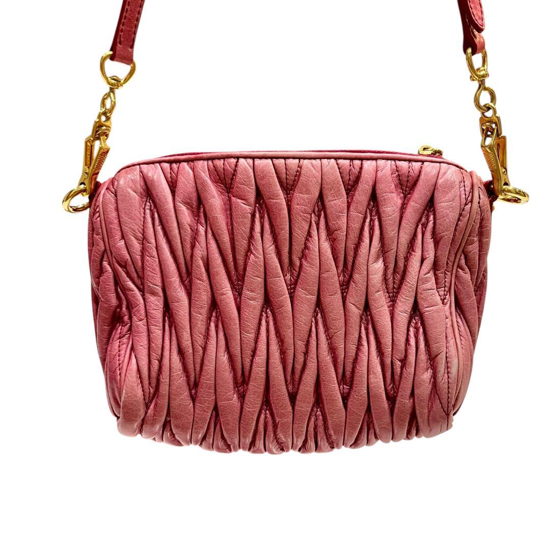 定番　ミュウミュウ　ショルダーバッグ　ピンク　バッグ　レディース　マテラッセ