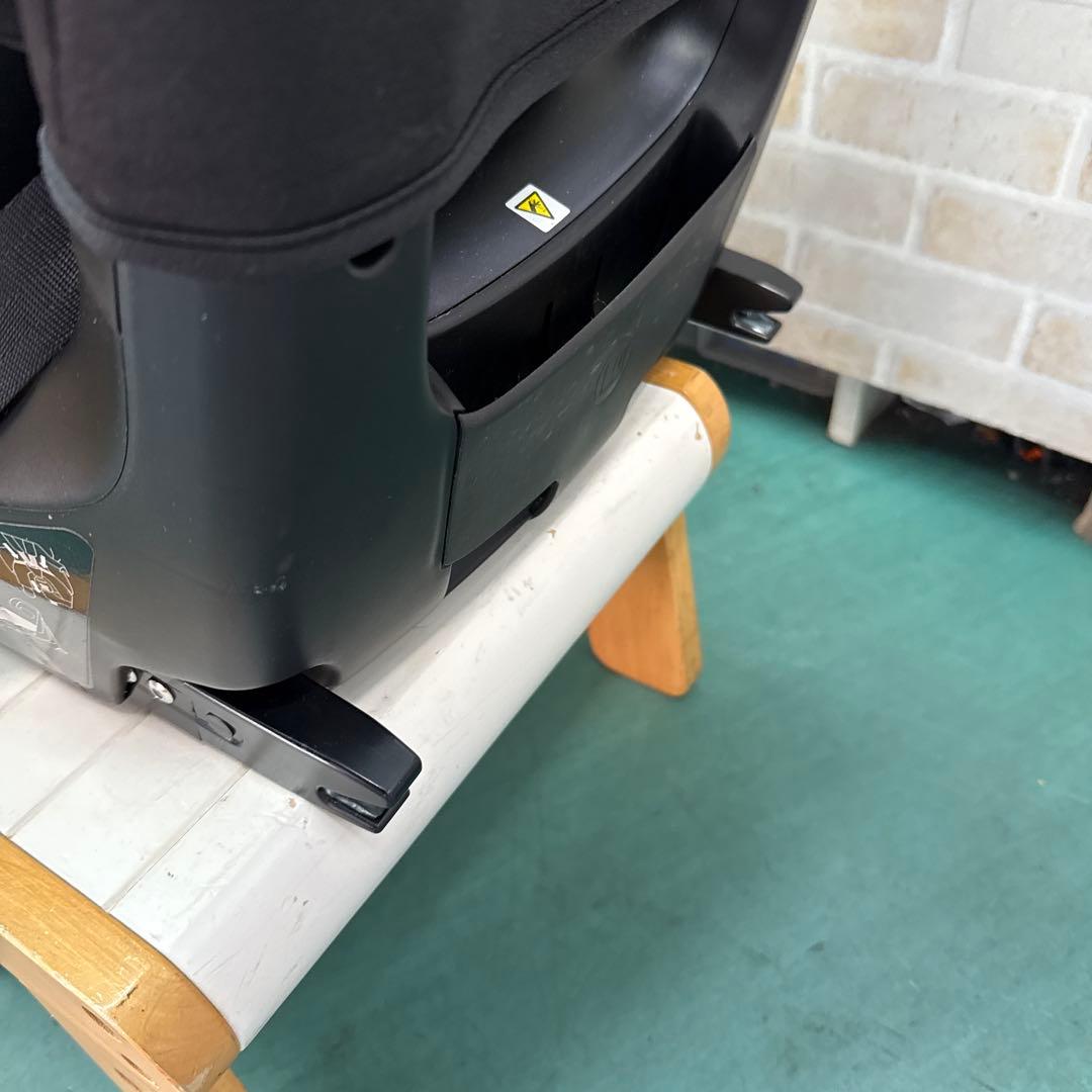 レカロ　チャイルドシート ゼロワン　セレクト　isofix 回転式　新生児から