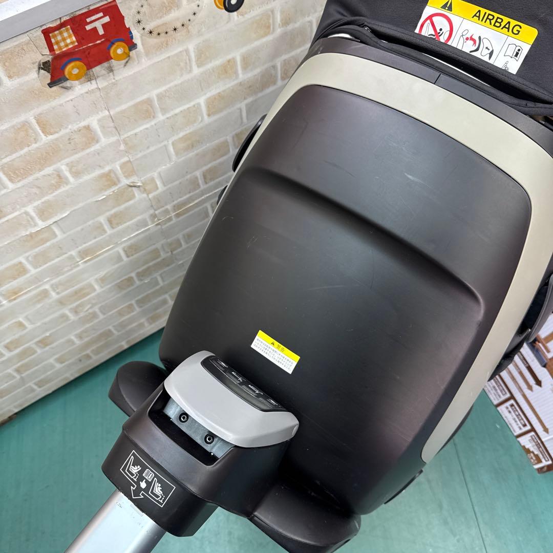 レカロ　チャイルドシート ゼロワン　セレクト　isofix 回転式　新生児から