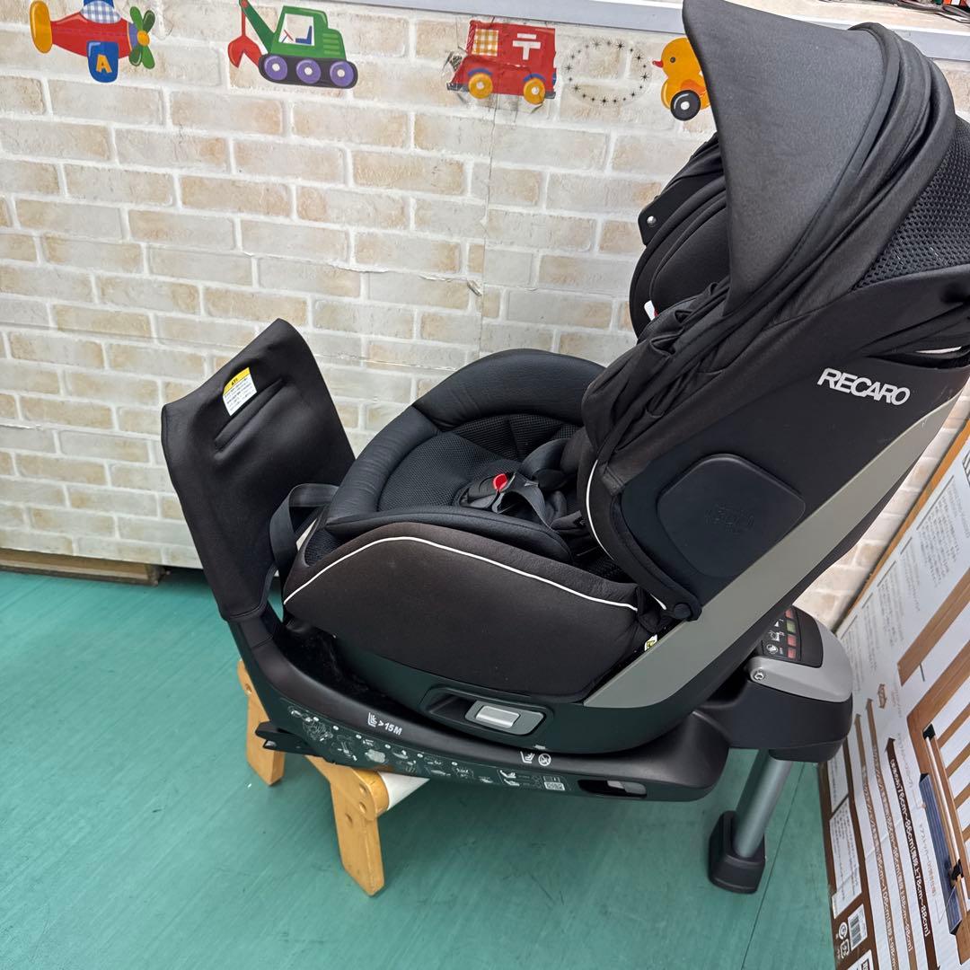 レカロ　チャイルドシート ゼロワン　セレクト　isofix 回転式　新生児から