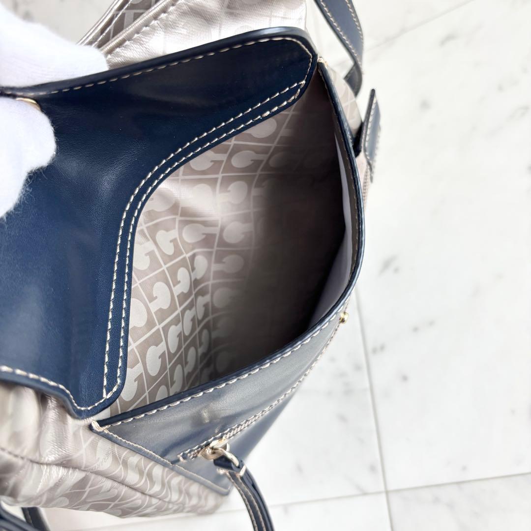 美品✨ ゲラルディーニ ショルダーバッグ ソフティ レザー ポケット ポーチ