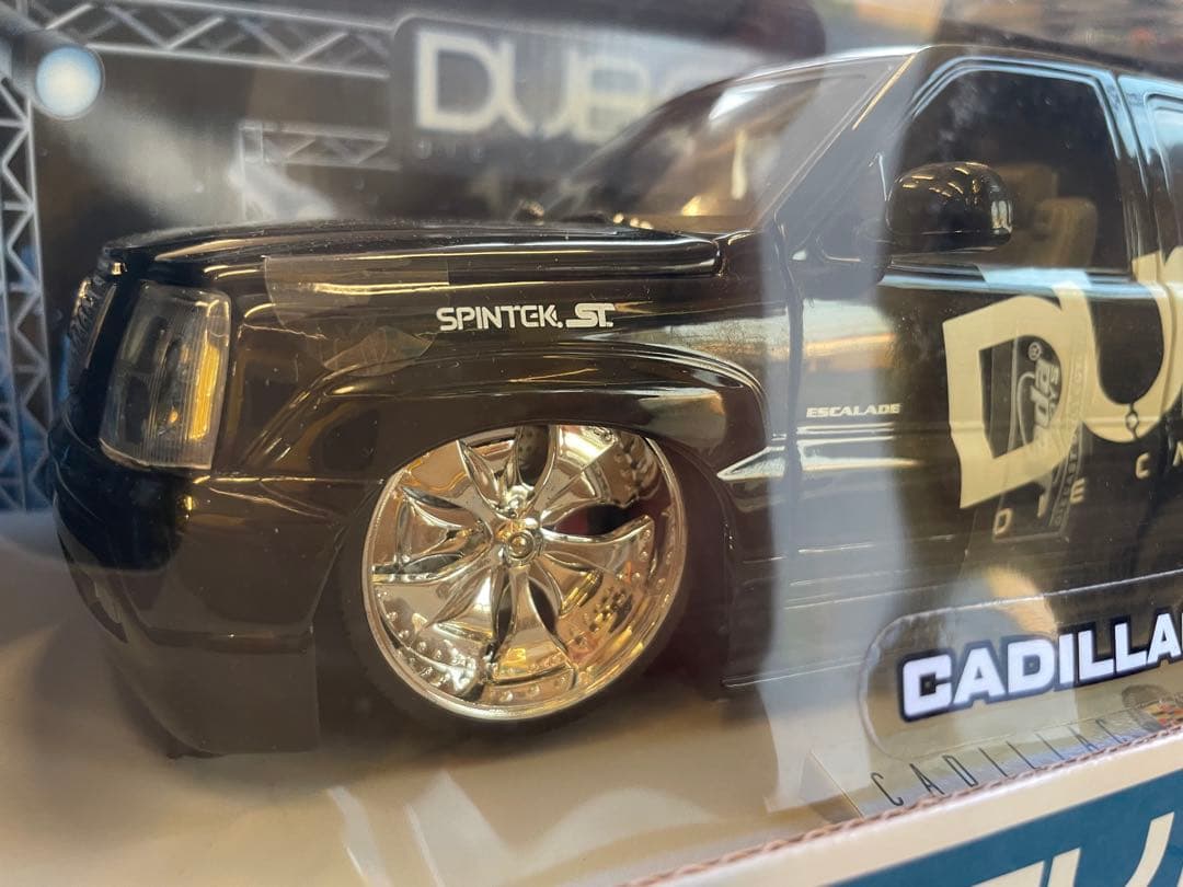 JadaToys未開封DUBCITY Cadillac Escalade1/18