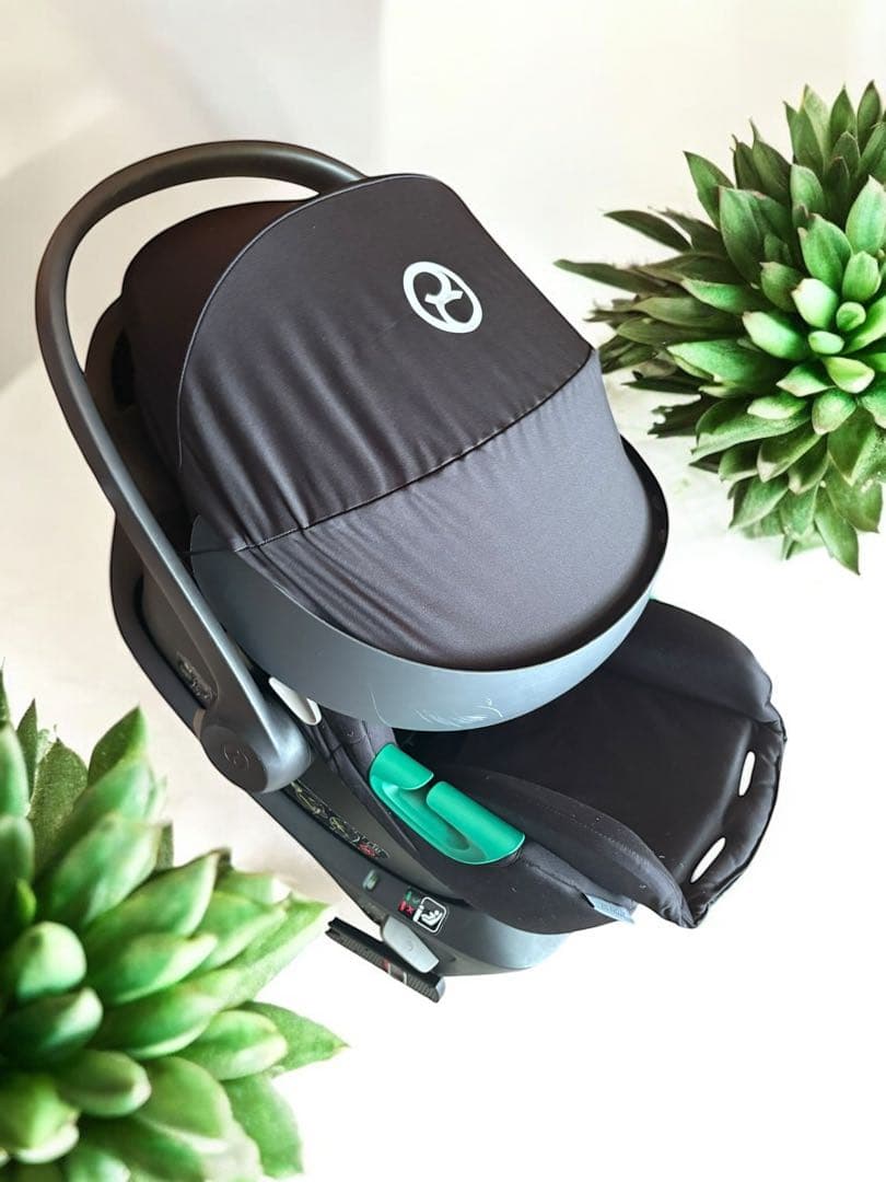 cybex サイベックス　エイトン　チャイルドシート